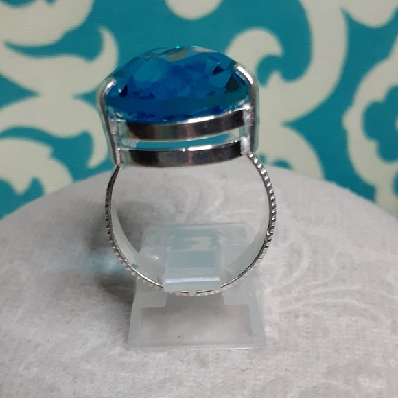 Beautiful Blue Topaz Teardrop S925 Ring - 9 gm TWp - Picture 4 of 8